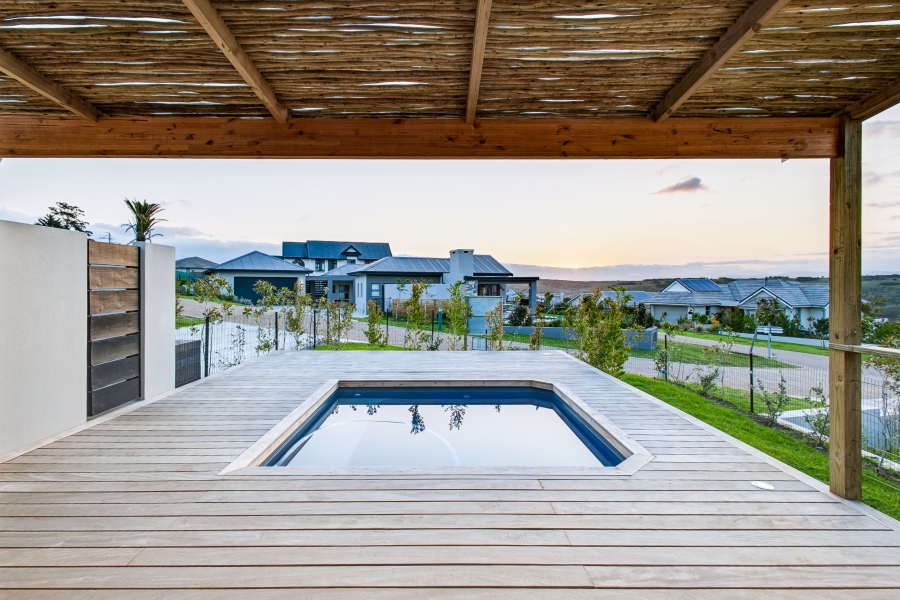 4 Bedroom Property for Sale in Baron View Western Cape
